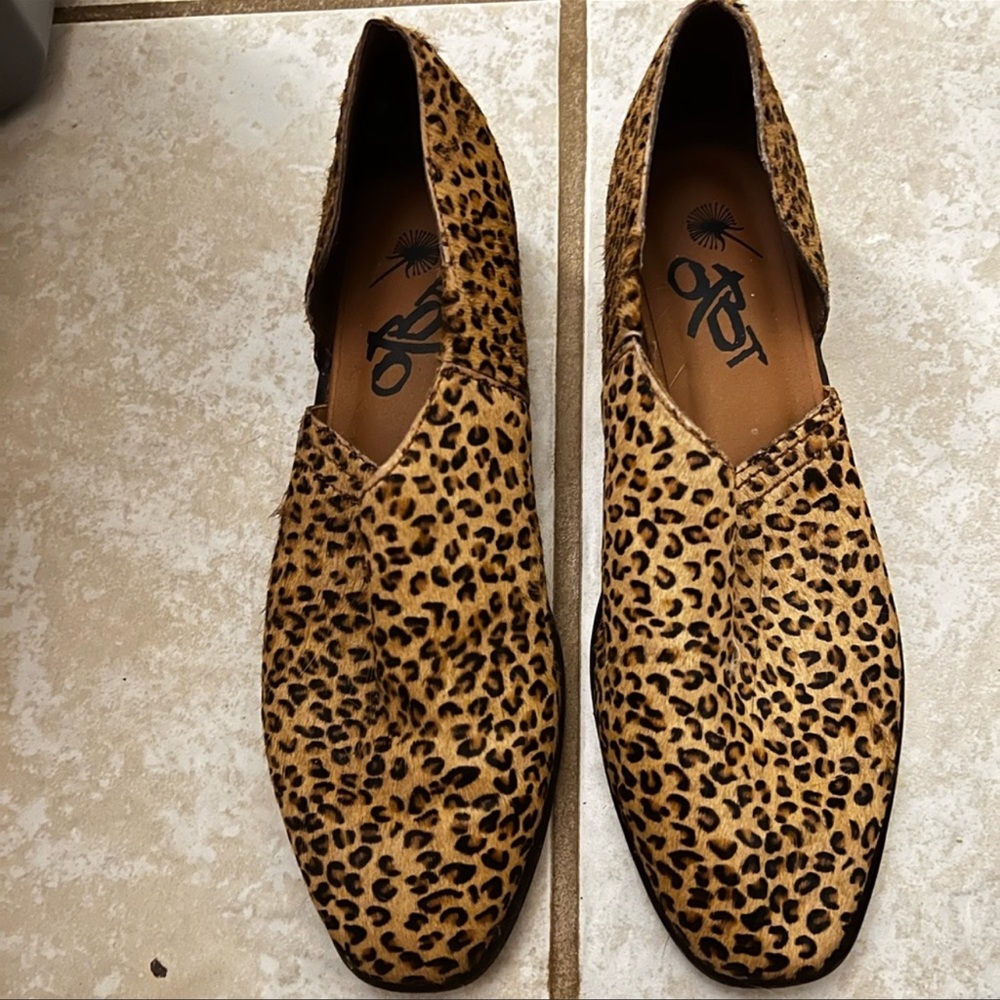 Size 10 OTBT Loafer